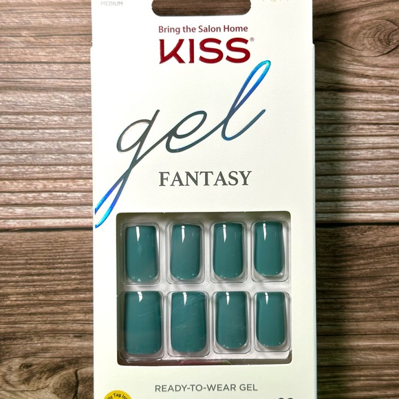 Kiss Turquoise Blue Gel Fantasy Medium Press-On Nails - High Life FS17 - Picture 1 of 6
